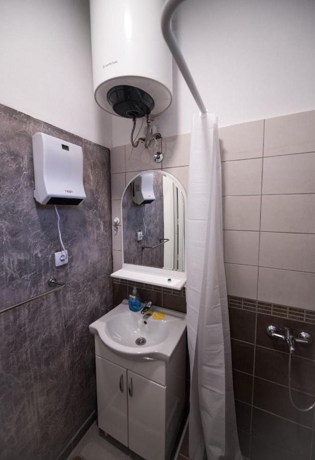 Hostel Evropa Никшич Экстерьер фото