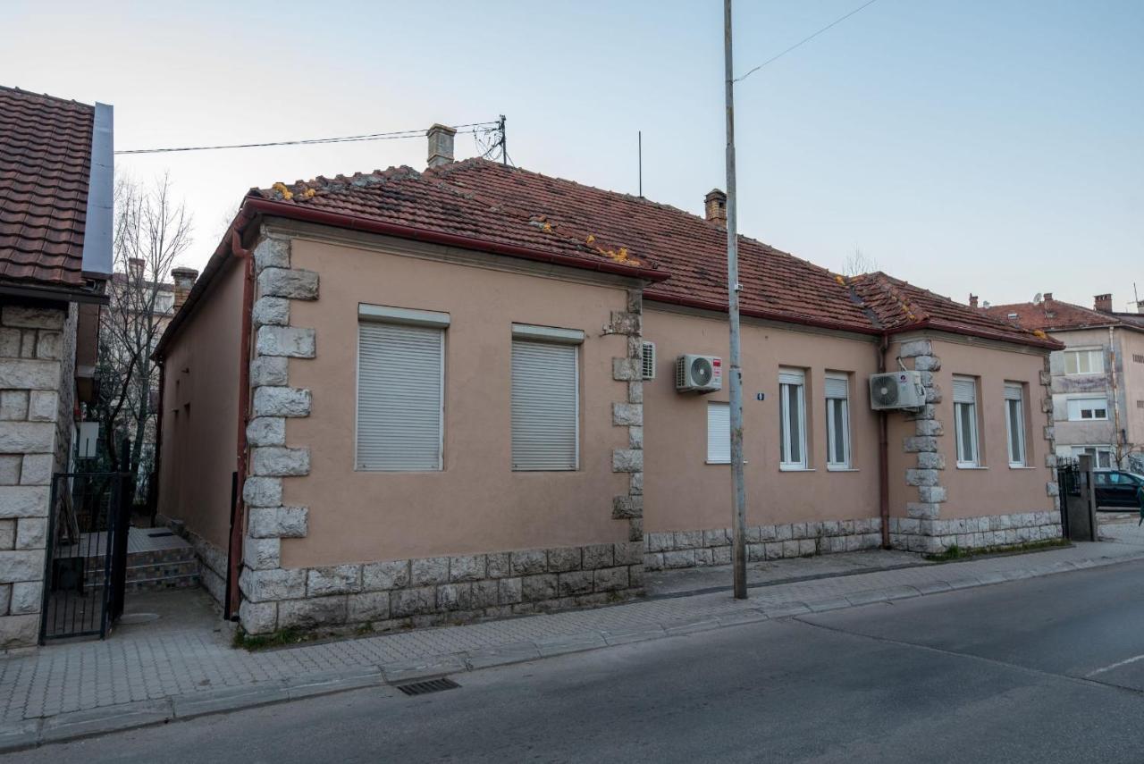 Hostel Evropa Никшич Экстерьер фото