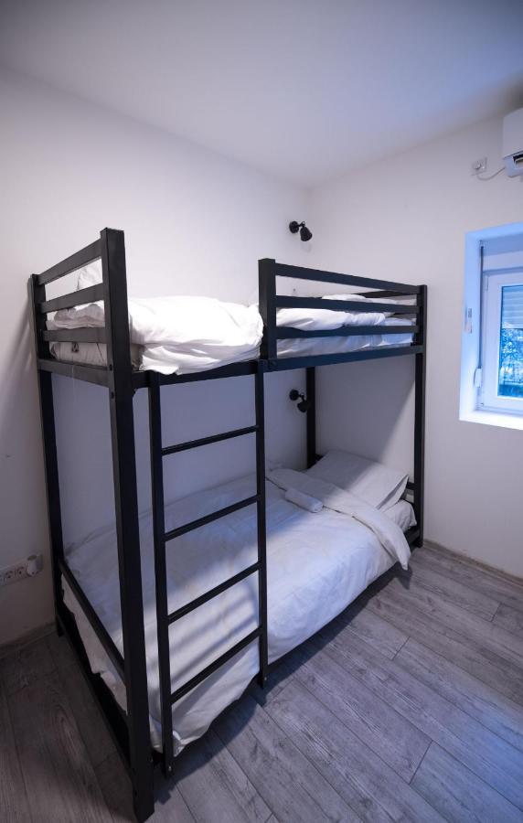 Hostel Evropa Никшич Экстерьер фото